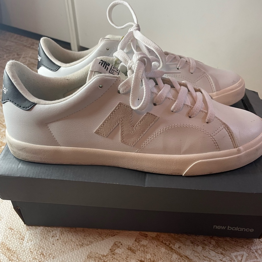 New Balance 210 Pro Court
